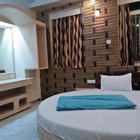 Hotel Blue Bird Colaba Mandve Eksteriør billede