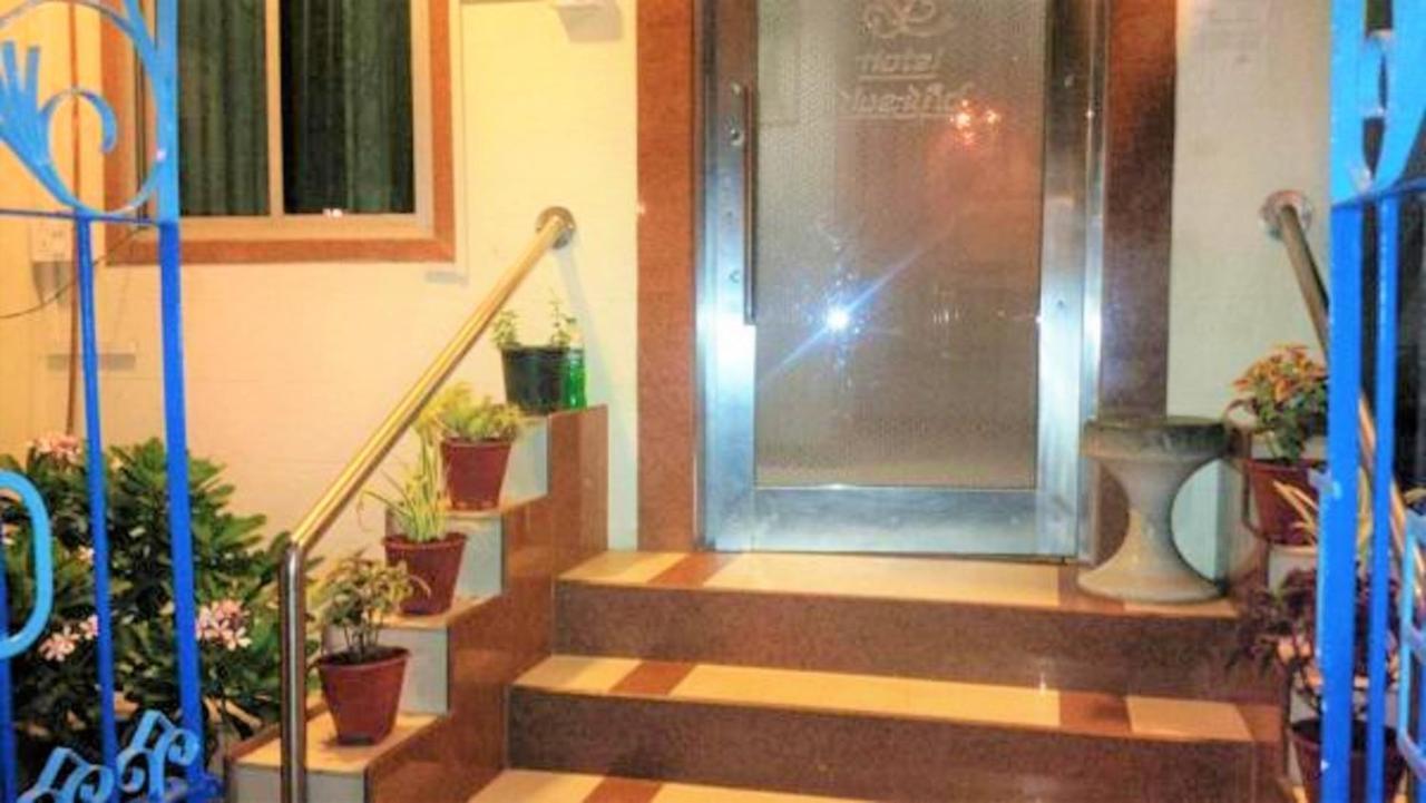 Hotel Blue Bird Colaba Mandve Eksteriør billede