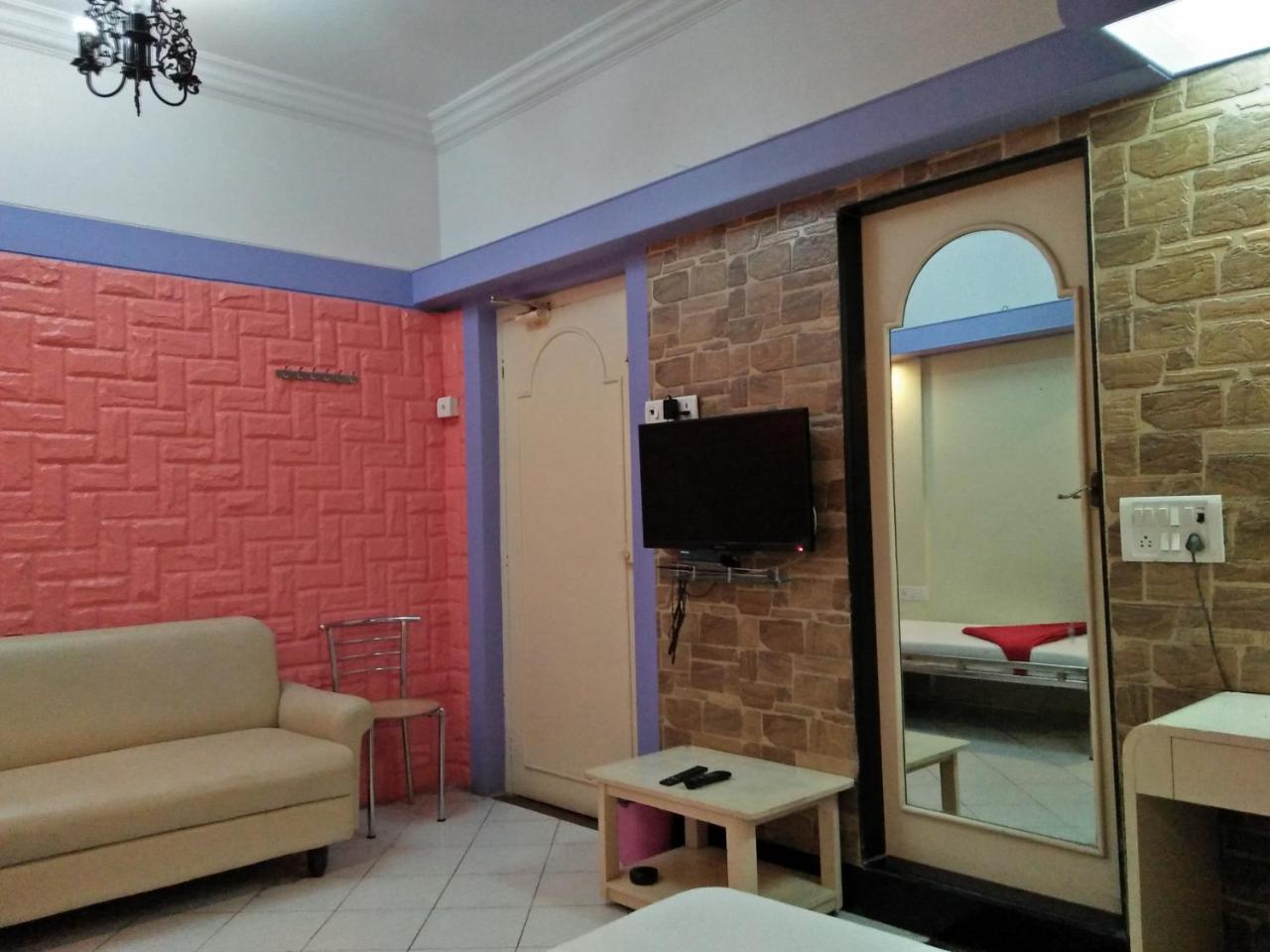 Hotel Blue Bird Colaba Mandve Eksteriør billede