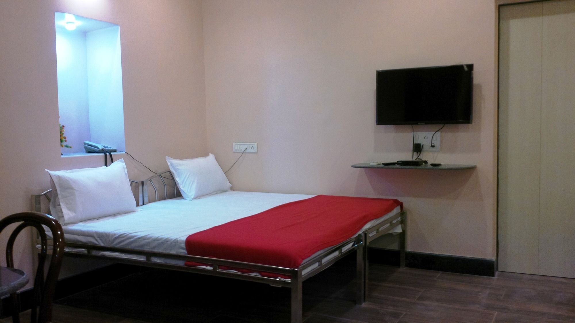 Hotel Blue Bird Colaba Mandve Eksteriør billede