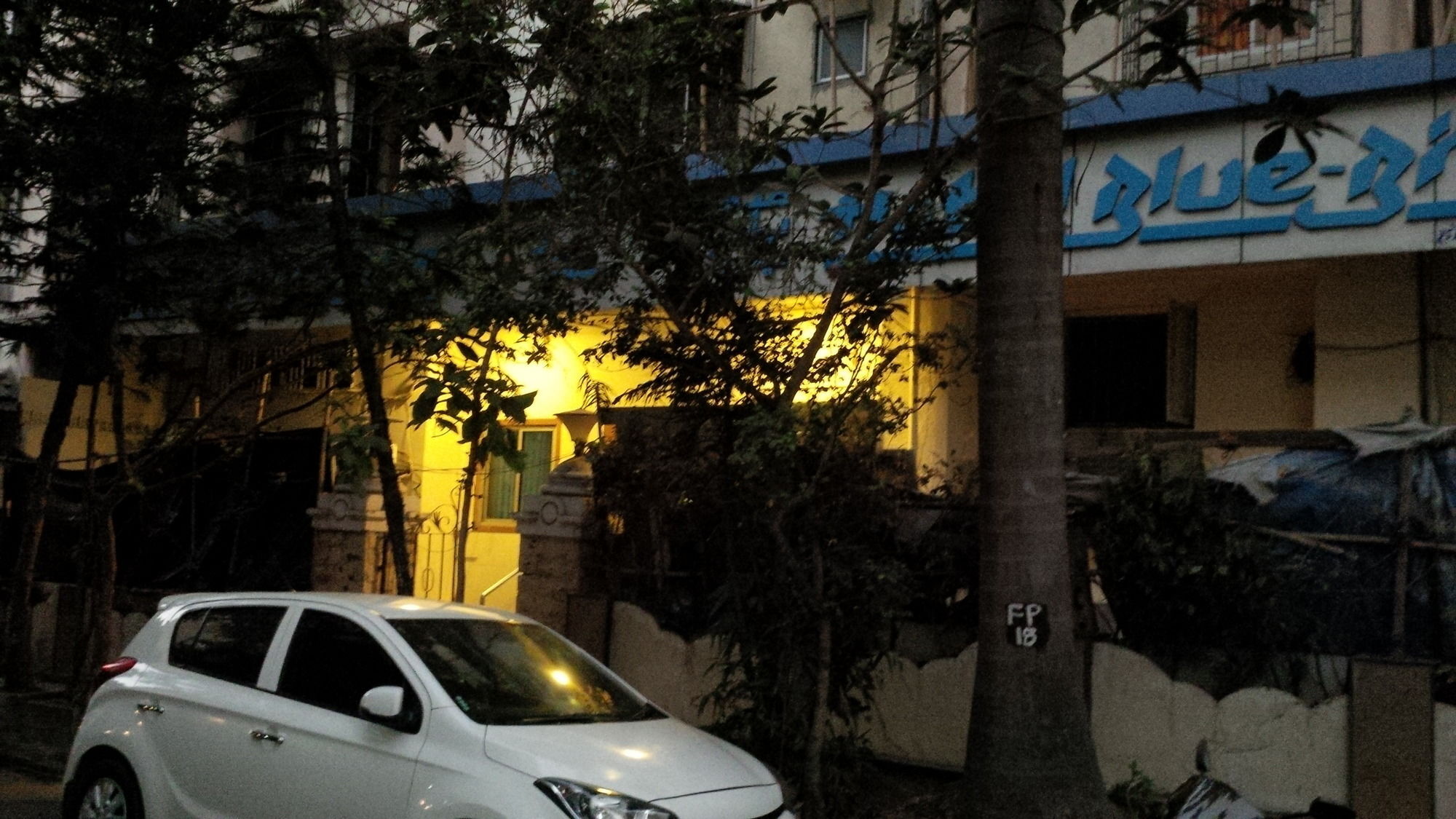 Hotel Blue Bird Colaba Mandve Eksteriør billede