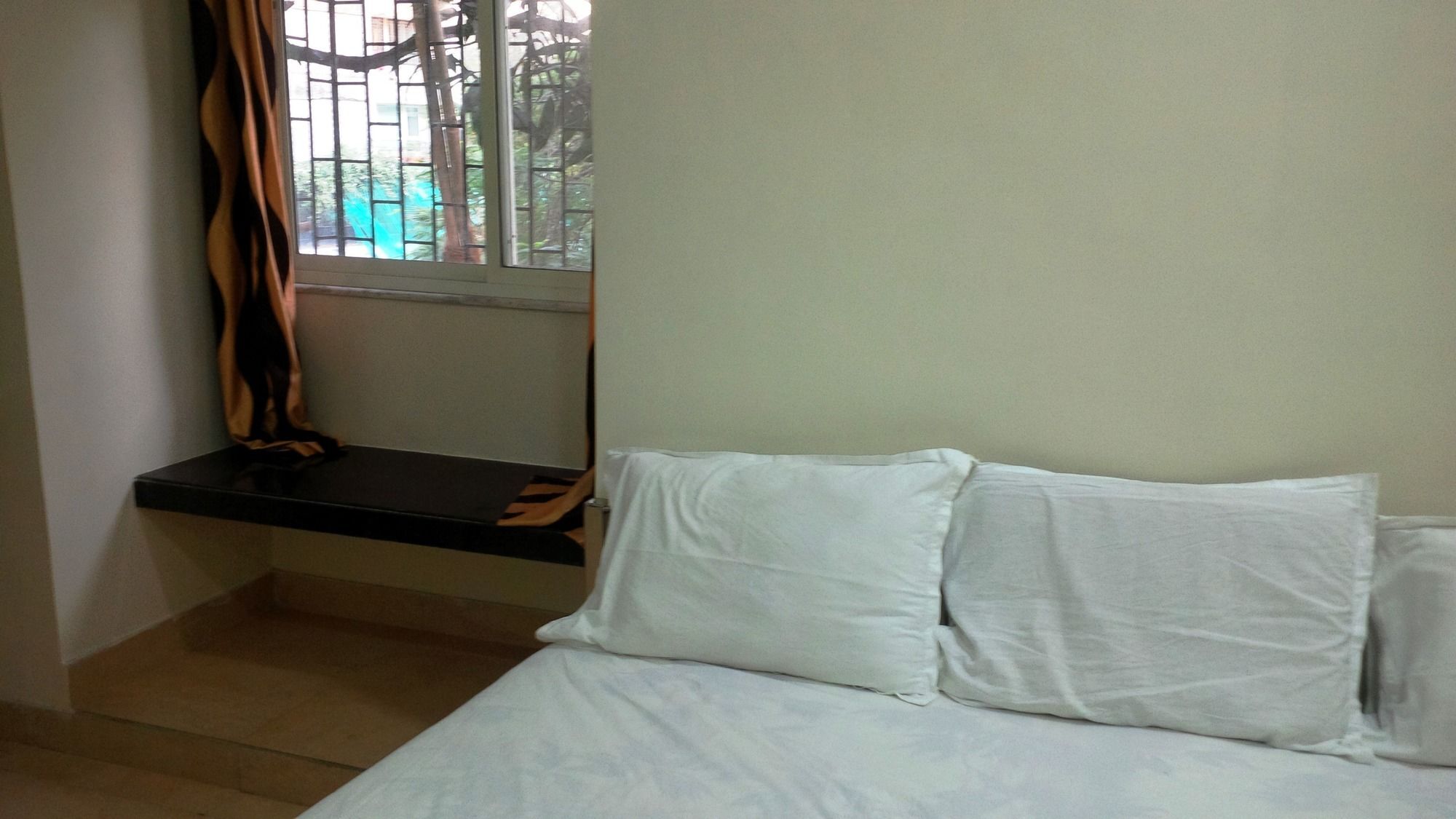 Hotel Blue Bird Colaba Mandve Eksteriør billede